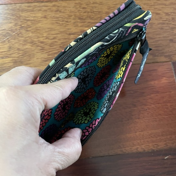 Vera Bradley Disney Parks Mickey's Magical Blooms Minnie Wallet Retired Rare B28 - Picture 11 of 12